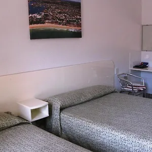River Esplanade Motel